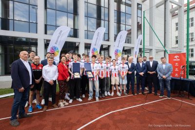 Zdjęcie z konferencji prasowej zapowiadającej Puchar Świata w siatkówce plażowej w Rzeszowie. Fot. Grzegorz Bukała UMRz